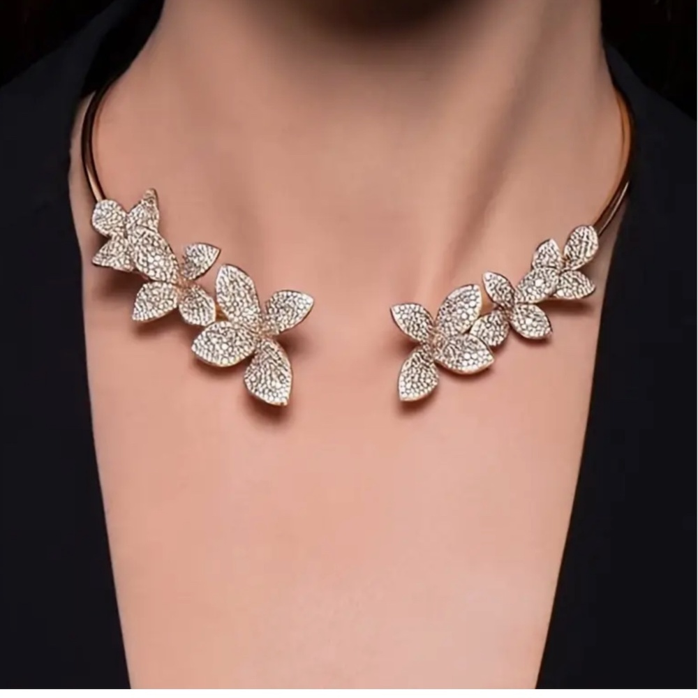 Pasquale  Bruni inspirations flower necklace